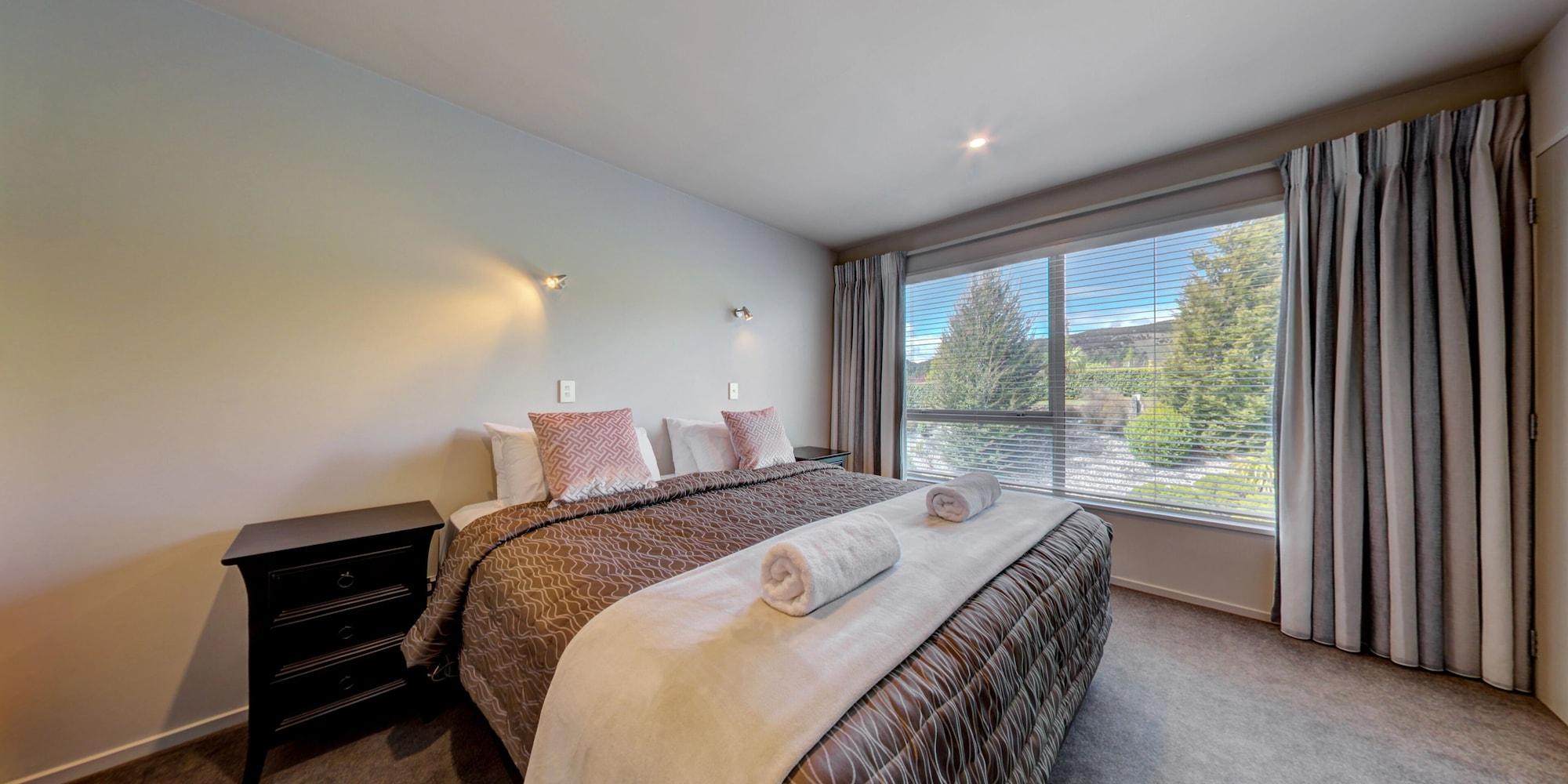 Alpine Resort Wanaka Thc Hotels And Resorts Exterior photo