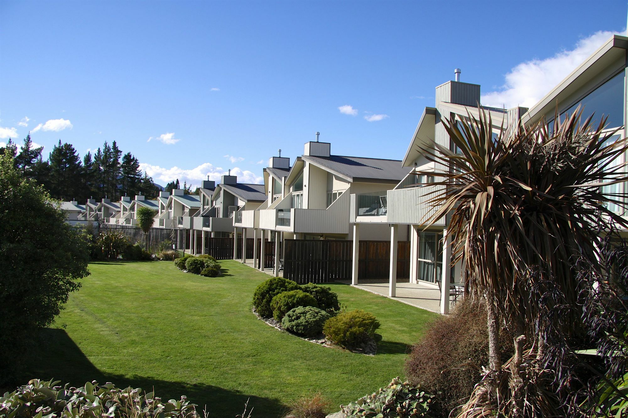 Alpine Resort Wanaka Thc Hotels And Resorts Exterior photo